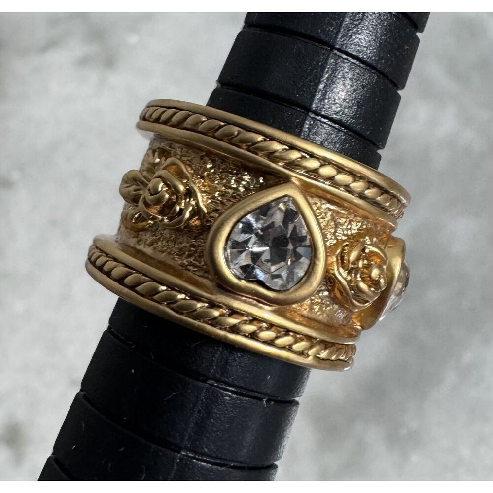 Vintage Elizabeth Taylor Gold Tone Heart Rhinestone Roses Love Ring Size 5 - Picture 2 of 8